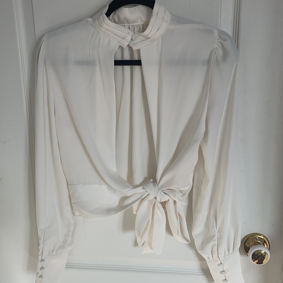 Dynamite Blouse - Picture 2 of 2